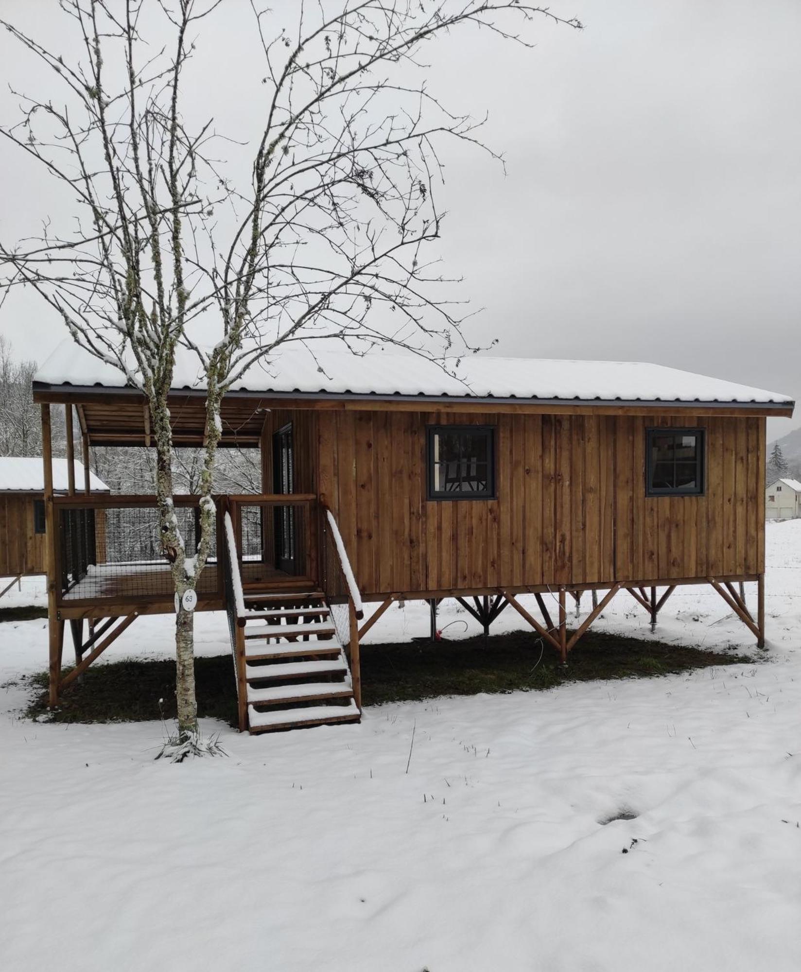 Camping La Borie Basse Condat  Экстерьер фото